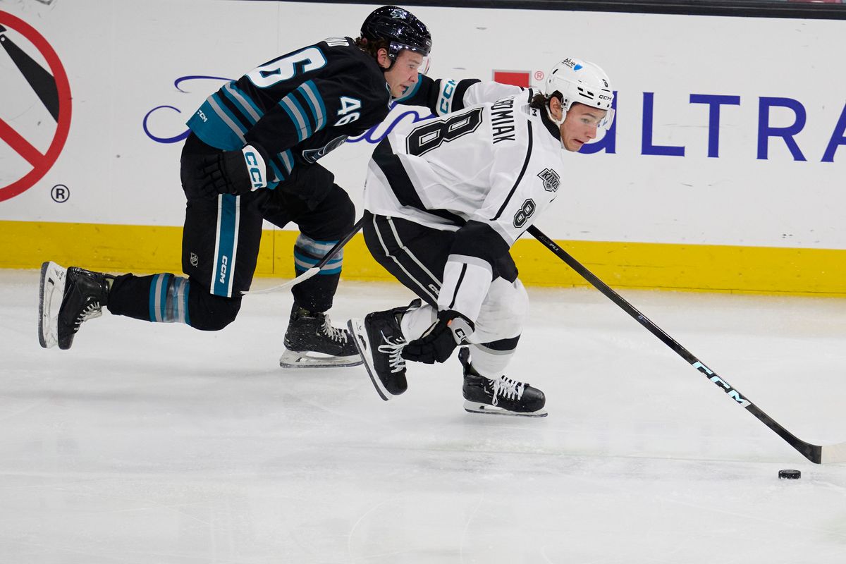 Ontario Reign forward Martin Chromiak (8) gains possession during an AHL hockey game against the San Jose Barracudas, Tuesday November 4th, 2025 in Ontario Calif Ontario Reign forward Martin Chromiak (8) gains possession during an AHL hockey game against the San Jose Barracudas, Tuesday November 4th, 2025 in Ontario Calif