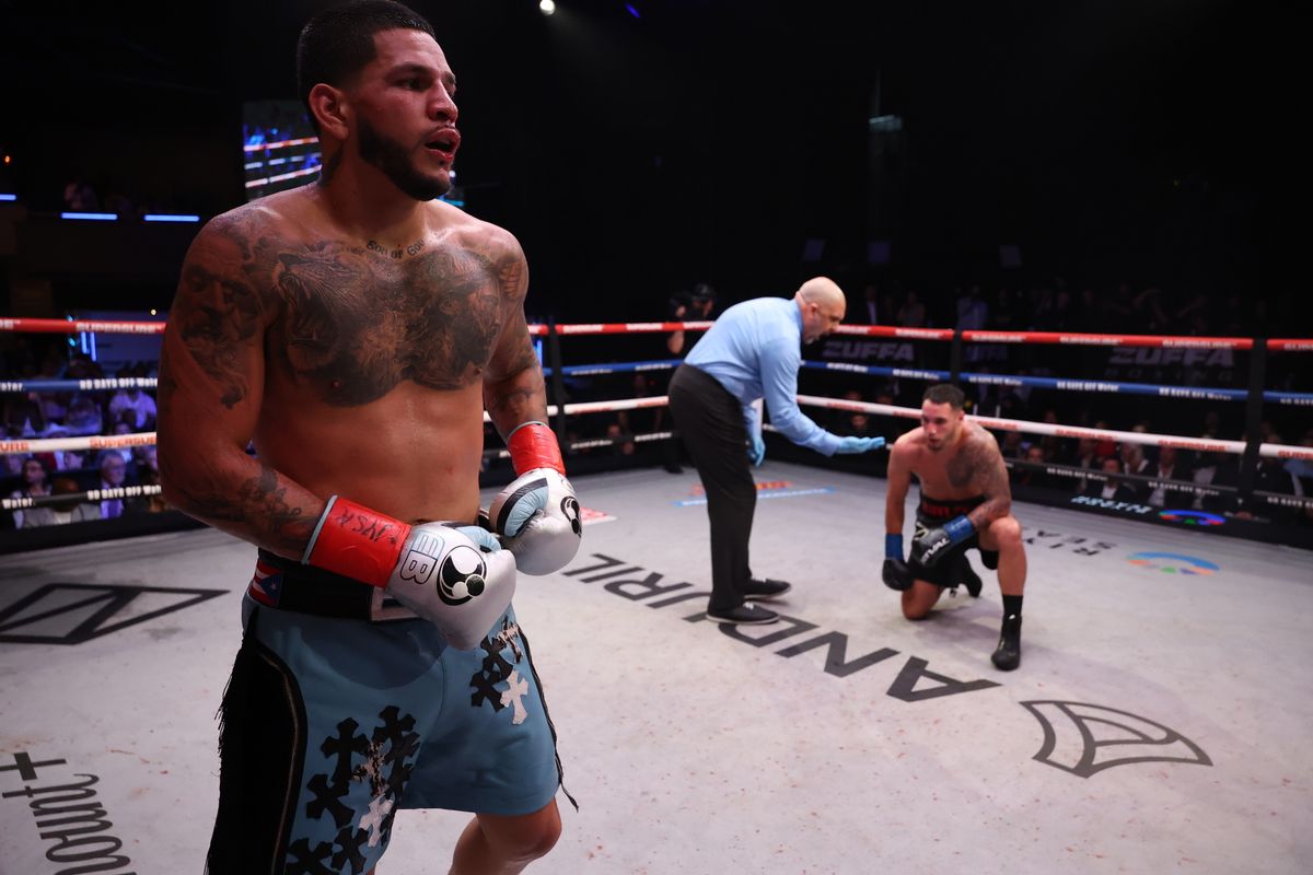 The referee gives Steven Butler a mandatory 8 count after Edgar Berlanga sent him to the canvas in sixth round The referee gives Steven Butler a mandatory 8 count after Edgar Berlanga sent him to the canvas in sixth round
