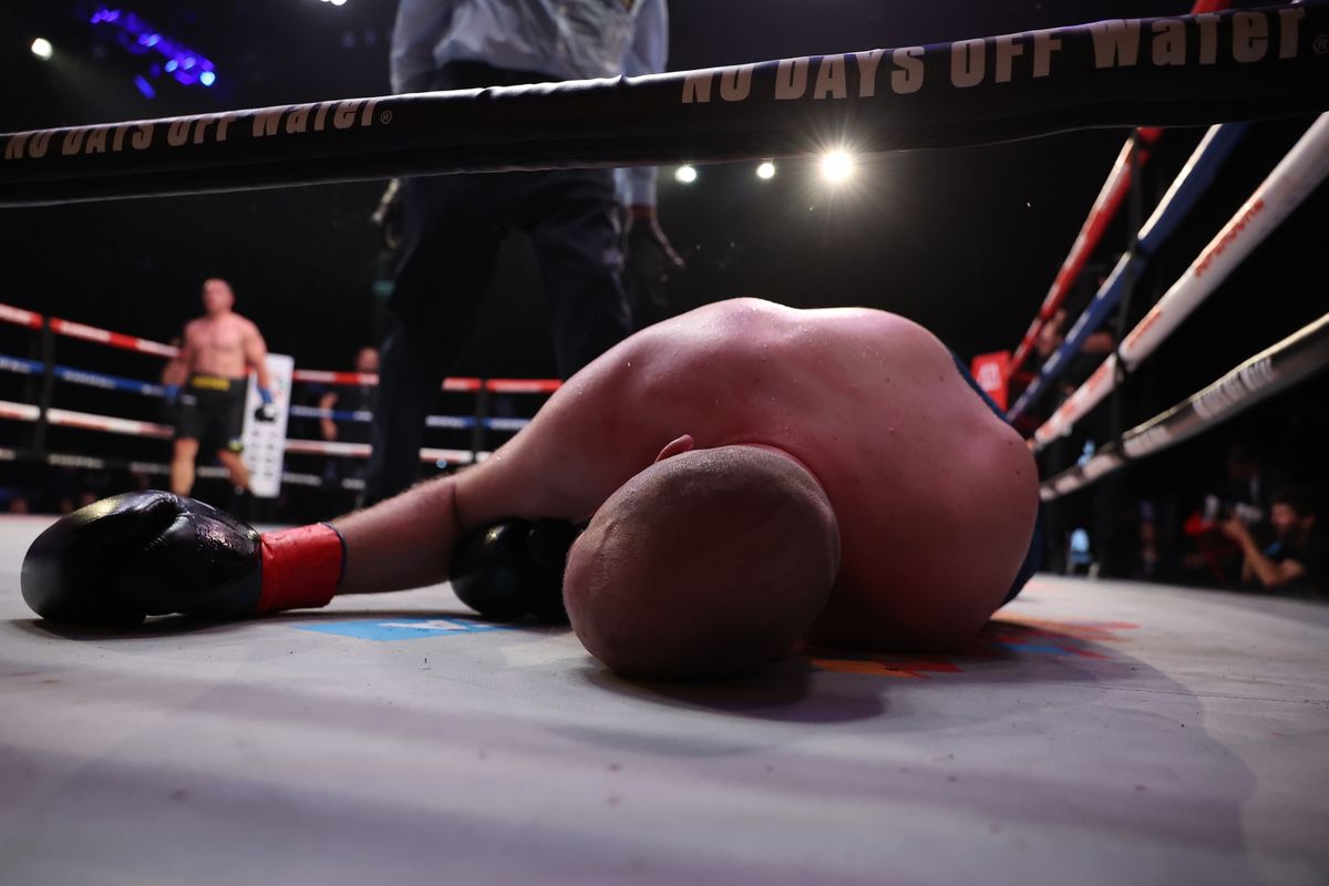 Otto Wallin lies on the canvas after a brutal knockout from in the final seconds of the last round Otto Wallin lies on the canvas after a brutal knockout from in the final seconds of the last round