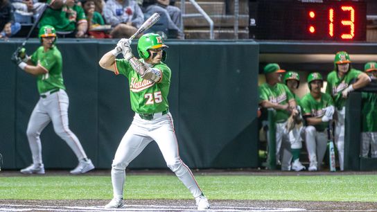 Kamana Nahaku’s 2 RBI single in the bottom of the first inning brought home the final runs of the night for Hawai’i. Kamana Nahaku’s 2 RBI single in the bottom of the first inning brought home the final runs of the night for Hawai’i.