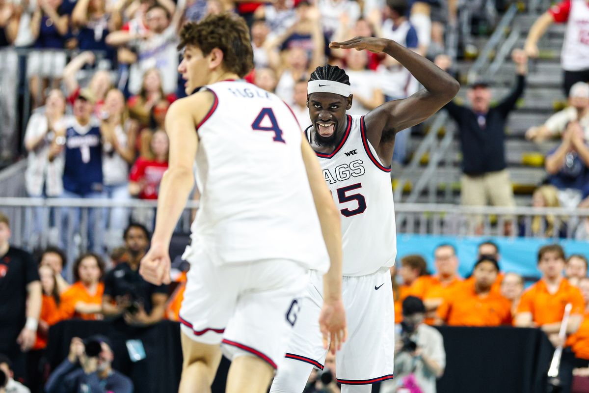 Gonzaga Bulldogs F Graham Ike (15) reacts after his teammate Freshman G Davis Fogle (4) dunked the ball against the Oregon State Beavers at the 2026 WCC Tournament Semi-Finals on Monday March 9, 2026, in Las Vegas, Nevada. 