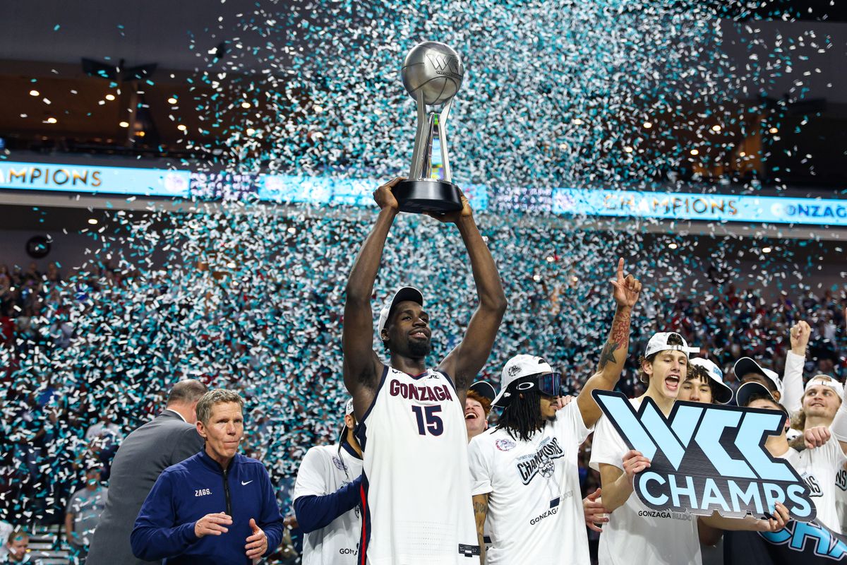 Gonzaga Bulldogs F Graham Ike (15) holds the WCC Championship Trophy after defeating the Santa Clara Broncos on Tuesday, March 10, 2026, in Las Vegas, Nevada. 