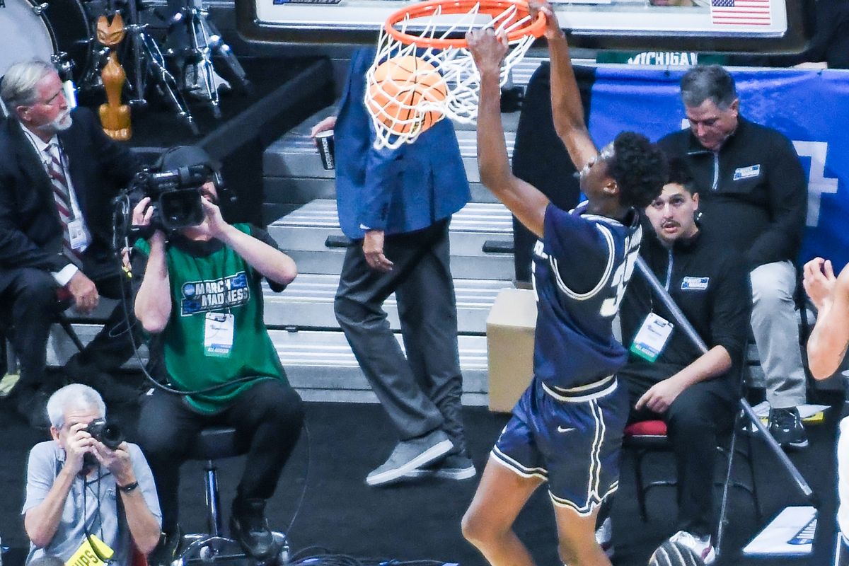 Utah State wing Adlan Elamin (35) dunks the ball during an NCCA March Madness game against Villanova Friday March 20, 2026 in San Diego , California. Utah State wing Adlan Elamin (35) dunks the ball during an NCCA March Madness game against Villanova Friday March 20, 2026 in San Diego , California.