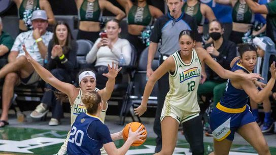 MeiLani McBee closes out in the 4th quarter of Hawai’i’s comeback win against UC Irvine. McBee broke the UH program record for career games on Saturday, appearing for Hawai’i for the 127th time.