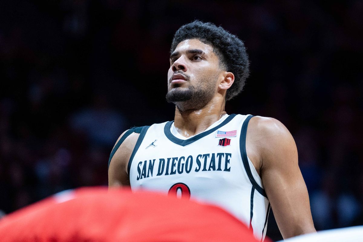 San Diego State forward Tae Simmons (8) takes a breath before shooting free throws during an NCAA Basketball game between Lamar and San Diego State, Wednesday December 10, 2025 at Viejas Arena in San Diego, Calif.