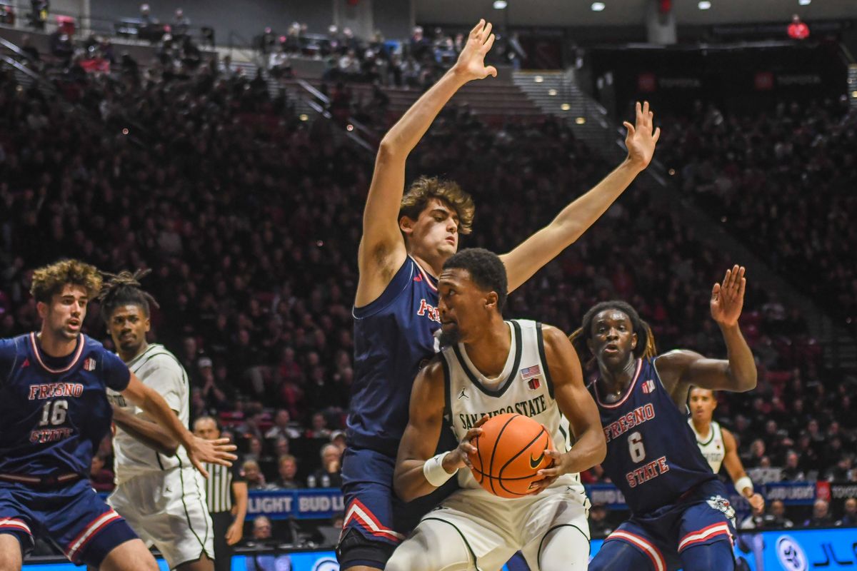 SDSU  Jeremiah Oden (25) maneuvers for a shot during an NCAA men’s basketball game against  Fresno State.  Saturday January 10, 2026 in  San Diego, California.