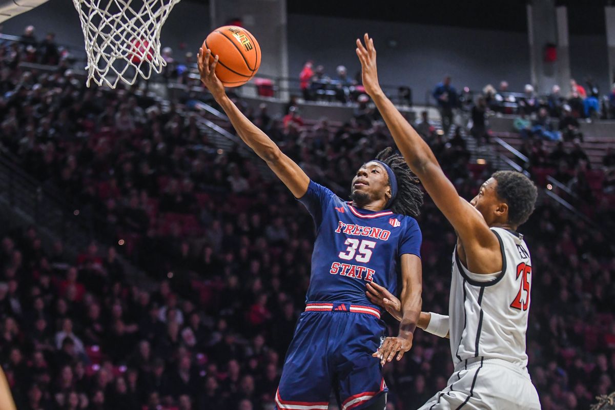 Fresno state DeShawna Gory (35) goes to the basket for a layup during an NCAA men’s basketball game against  SDSU.  Saturday January 10, 2026 in  San Diego, California.