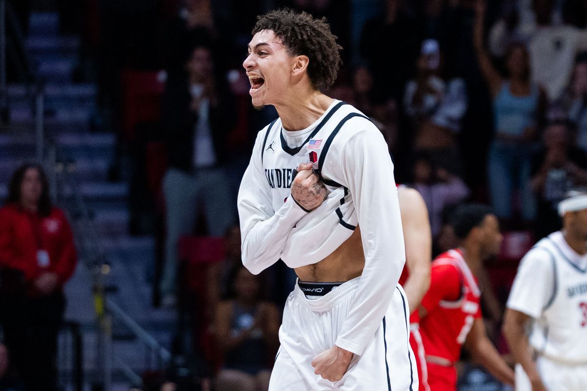San Diego State guard Miles Byrd (21) celebrates at the end of an NCAA Basketball game between New Mexico and San Diego State, Saturday January 17, 2026 at Viejas Arena in San Diego, Calif.