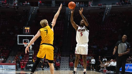 Aztecs close exhibition slate, get whole team involved to run past Long Beach State taken at Viejas Arena (San Diego State Aztecs)