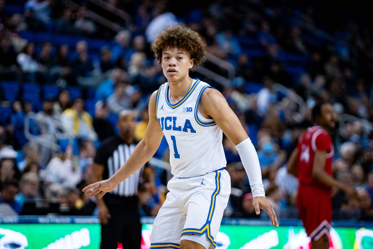 UCLA Bruins guard Trent Perry (1) defends during the 1st half of the game against Southern Utah on Tuesday, November 26th, 2024, at Pauley Pavilion in Los Angeles, CA. UCLA Bruins guard Trent Perry (1) defends during the 1st half of the game against Southern Utah on Tuesday, November 26th, 2024, at Pauley Pavilion in Los Angeles, CA.