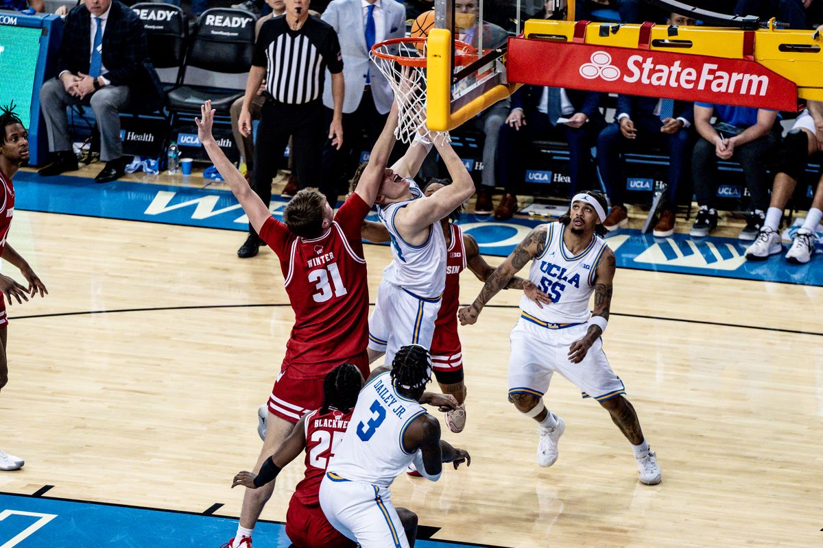 UCLA Bruins F Tyler Bilodeau (34) attacks the rim and gets two points in the game against Wisconsin on Tuesday, January 21, 2025, at Pauley Pavilion in Los Angeles, CA.