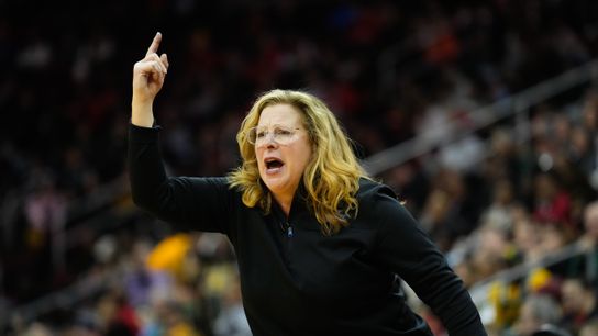 Betts, Rice double-double in No.1 UCLA win over Rutgers taken at Jersey Mike's Arena  (UCLA)
