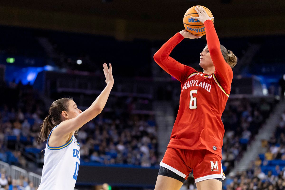 Saylor Poffenbarger #6 of the Maryland Terrapins shoots the ball during an NCAA basketball game against the UCLA Bruins, Sunday January 18, 2026 in Los Angeles, Calif.