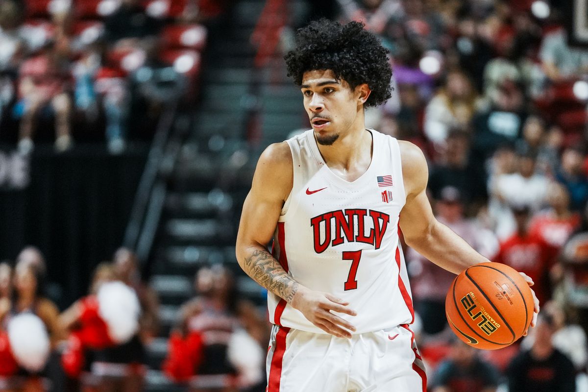 UNLV guard Al Green (7) takes the ball down the court during first half of college basketball game against UT Martin on Tuesday ,Nov. 4, 2025 at Thomas and Mack Center in Las Vegas.