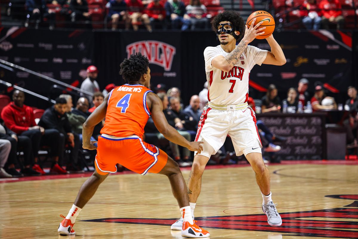 UNLV Runnin' Rebels G Al Green (7) looks for a pass during a college basketball game against the Boise State Broncos on Tuesday January 13, 2026, in Las Vegas, Nevada. 