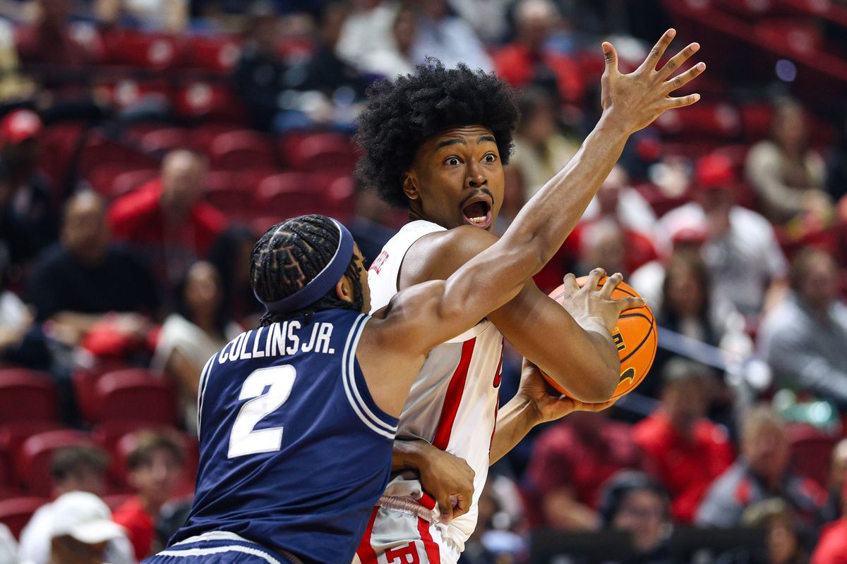 UNLV Runnin' Rebels F Jacob Bannarbie (10) looks for a pass during a college basketball game against the Utah State Aggies on Tuesday March 3, 2026, in Las Vegas, Nevada. 