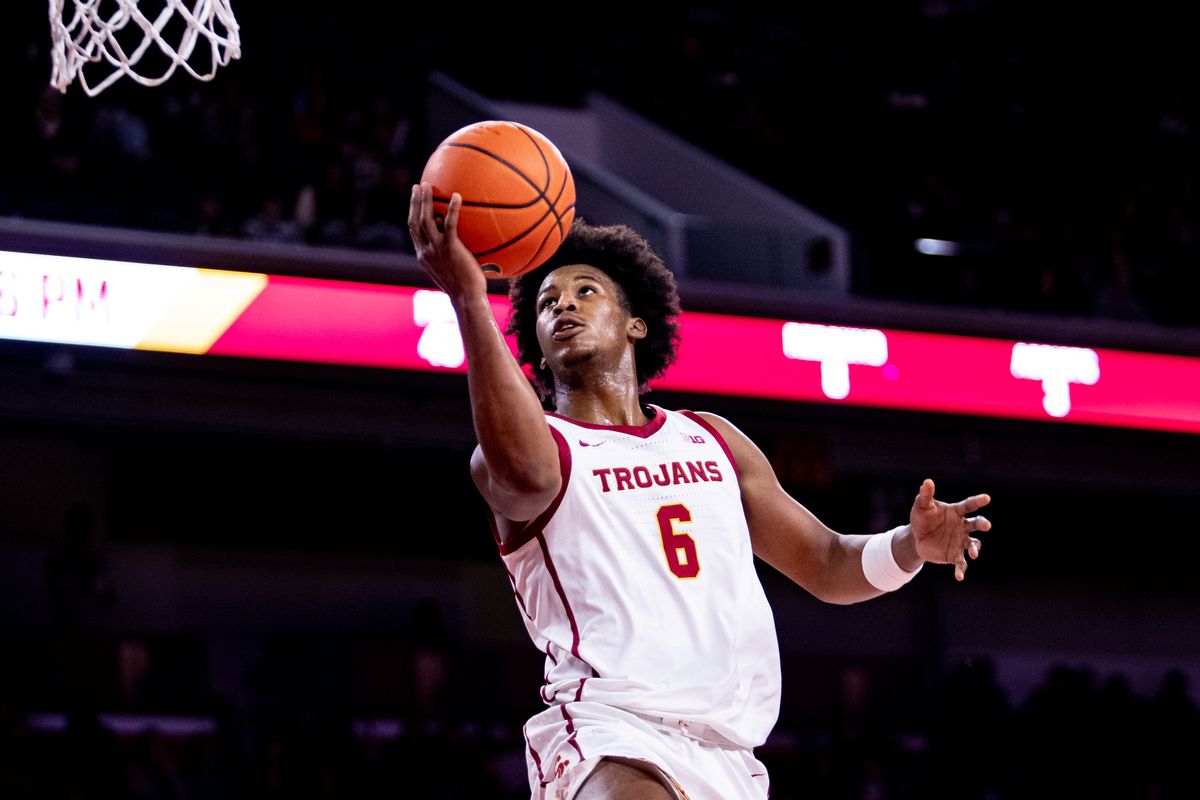 USC Trojans guard Wesley Yates III (6) goes for a layup during the 1st half of the game against the California Golden Bears on Sunday, November 17th, 2024, at Galen Center in Los Angeles, CA.