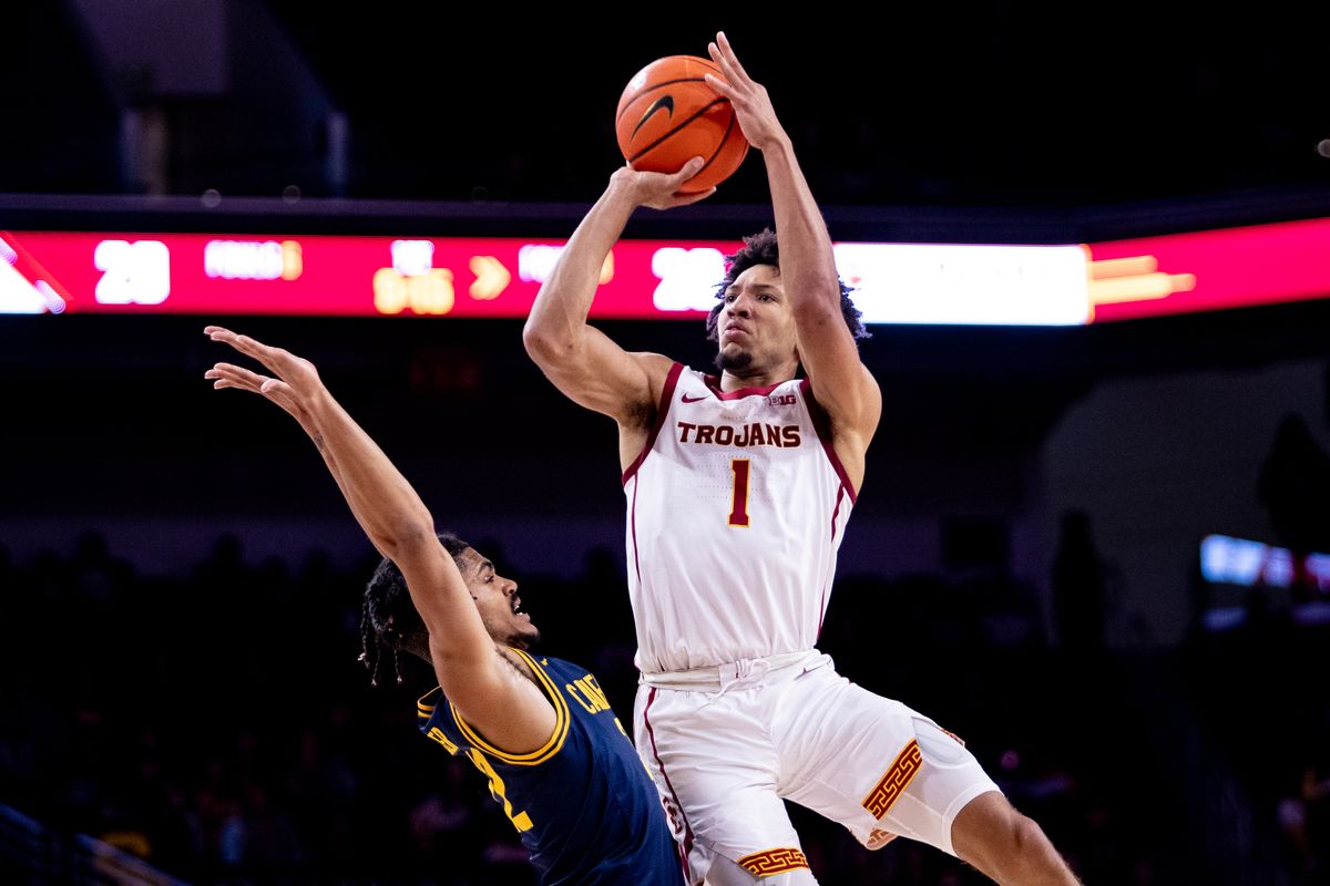 USC Trojans guard Desmond Claude (1) jumps and throws a 2 point during the 1st half of the game against the California Golden Bears on Sunday, November 17th, 2024, at Galen Center in Los Angeles, CA.