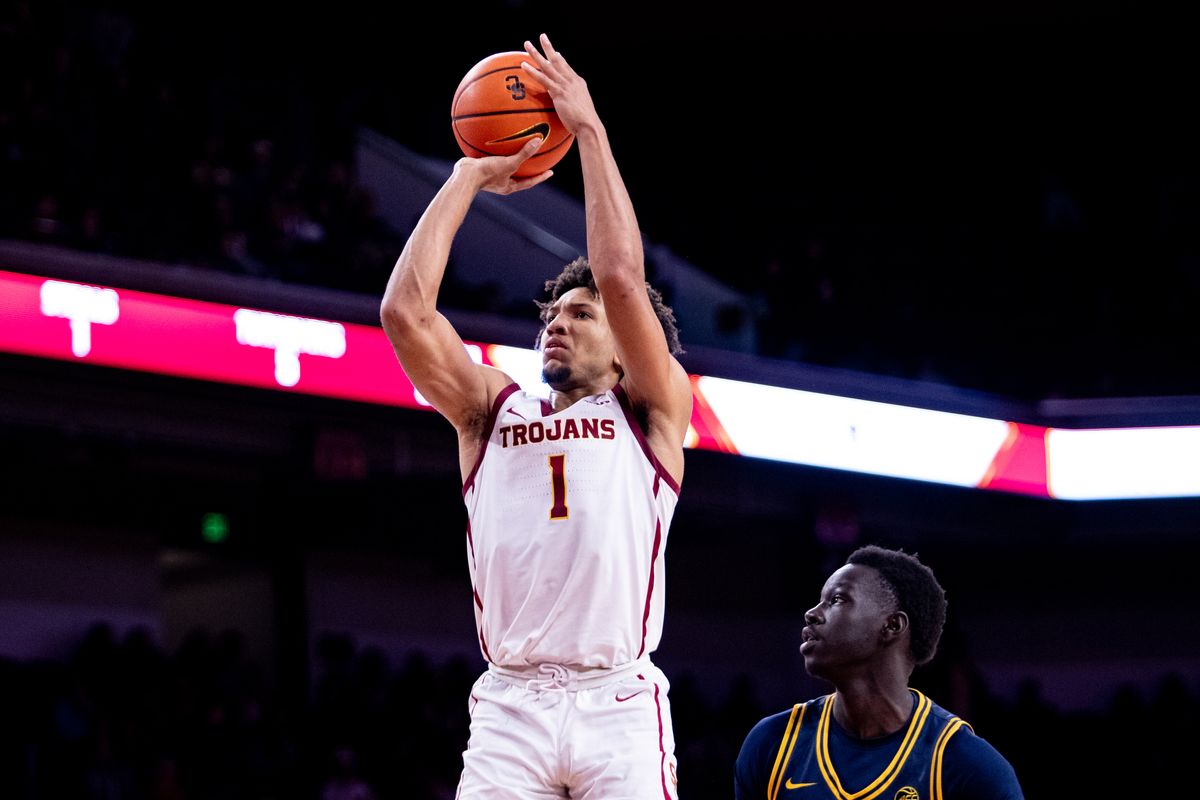 USC Trojans guard Desmond Claude (1) jumps for a 2 point during the 1st half of the game against the California Golden Bears on Sunday, November 17th, 2024, at Galen Center in Los Angeles, CA.