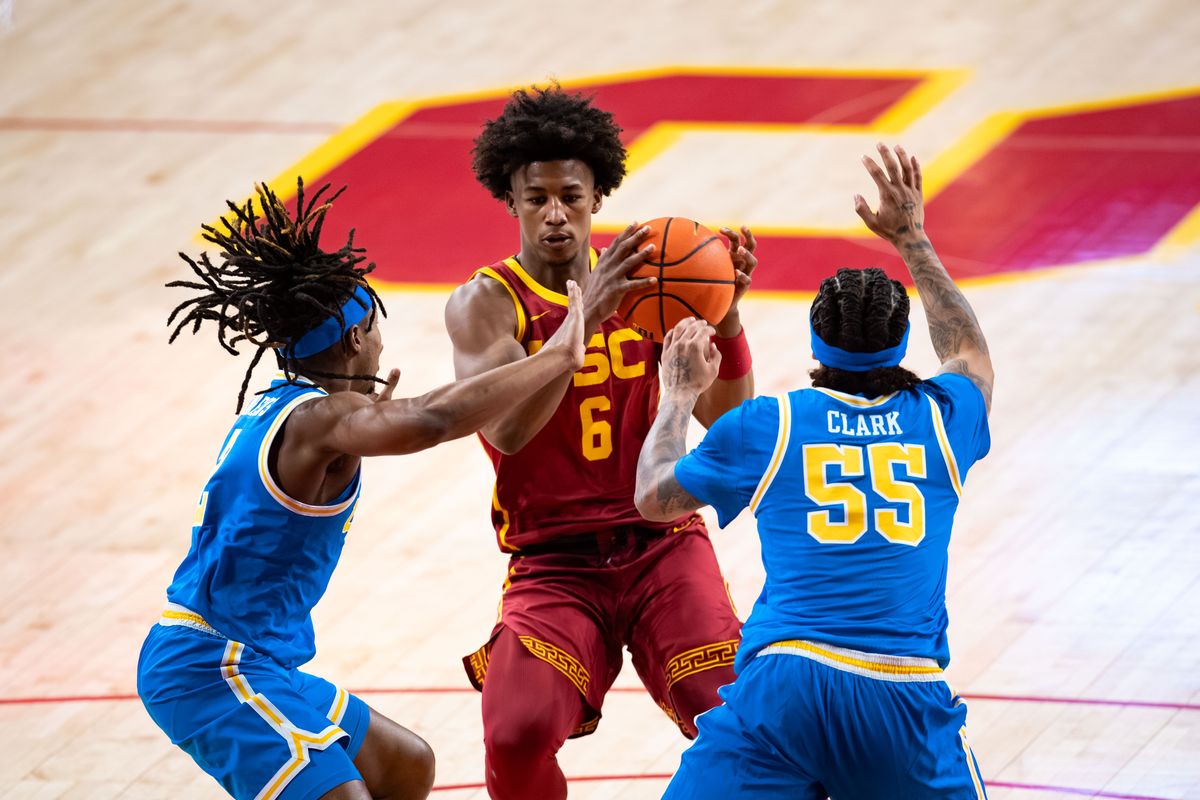 USC Trojans guard Wesley Yates III (6) defends the ball during the 1st half of the game against the UCLA Bruins on Monday, January 27th, 2025, at Galen Center in Los Angeles, CA. USC Trojans guard Wesley Yates III (6) defends the ball during the 1st half of the game against the UCLA Bruins on Monday, January 27th, 2025, at Galen Center in Los Angeles, CA.