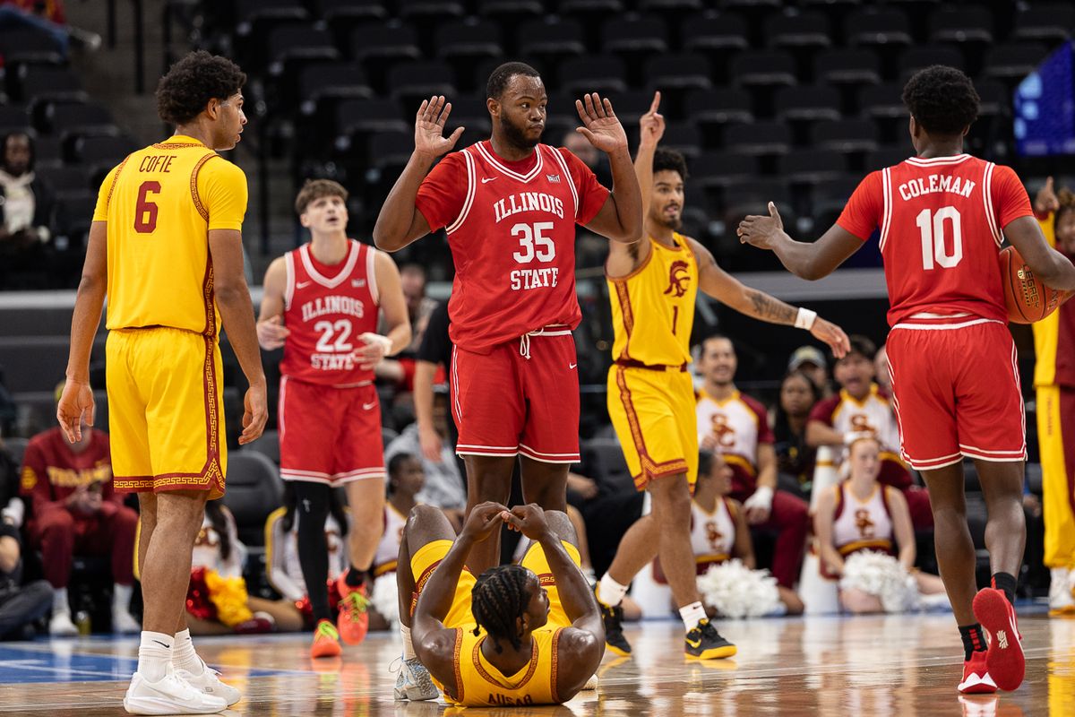 USC forward Ezra Ausar (2) is fouled during a Big Ten Conference college basketball game against the Illinois State Redbirds, Friday November 14, 2025 in Inglewood, Calif.
