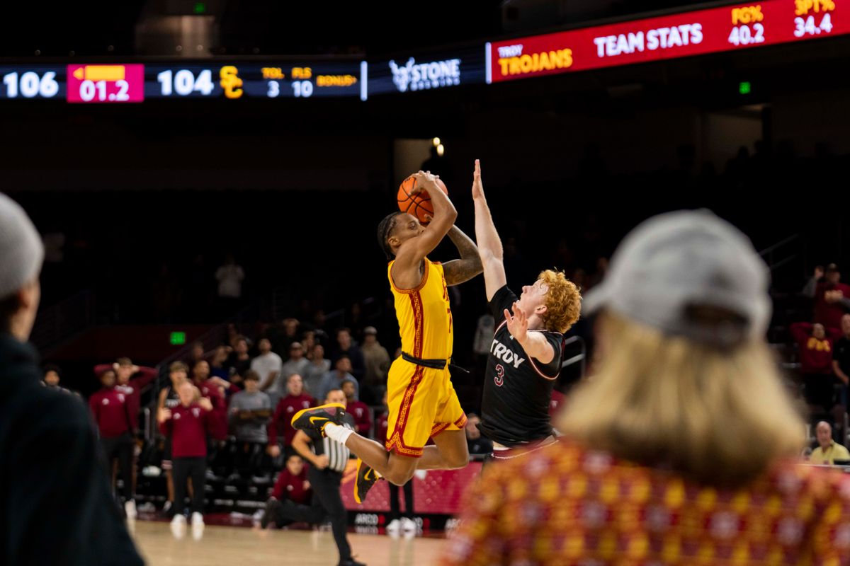 USC Trojans guard Jordan Marsh (7) hits the game winner in triple overtime during an NCAA basketball game against the Troy Trojans, Thursday November 20th, 2025 in Los Angeles, California. 