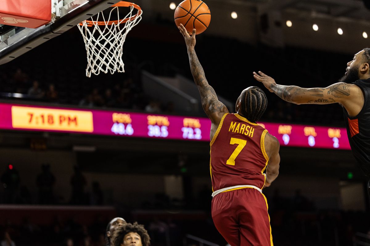 USC guard Jordan Marsh (7) shoots the ball during a Big Ten Conference college basketball game against the UTSA Roadrunners, Wednesday December 17, 2025 in Los Angeles, Calif.