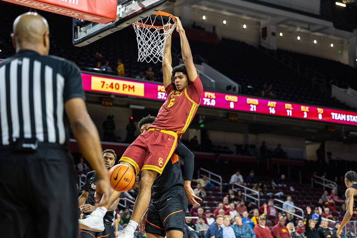 USC forward Jacob Cofie (6) dunks during a Big Ten Conference college basketball game against the UTSA Roadrunners, Wednesday December 17, 2025 in Los Angeles, Calif.