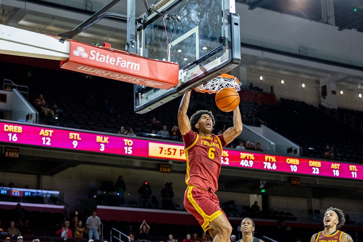 USC forward Jacob Cofie (6) dunks during a Big Ten Conference college basketball game against the UTSA Roadrunners, Wednesday December 17, 2025 in Los Angeles, Calif.