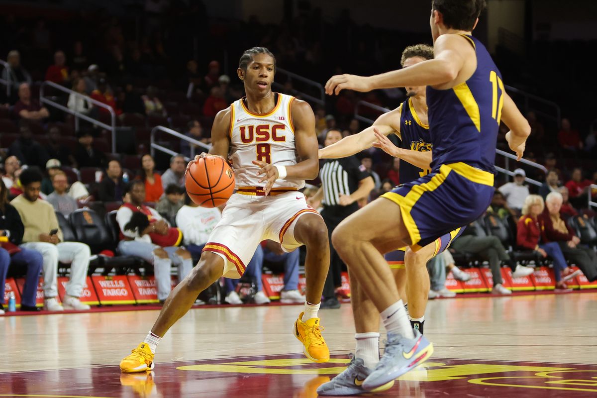 #8 G Jerry Easter II.of USC catches an outlet pass during a NCAA basketball against UC Santa Cruz on December 21, 2025 in Los Angeles, CA.