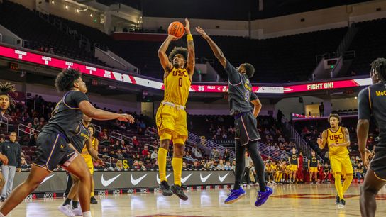 USC Trojans forward Saint Thomas (0) runs for a layup during the game against the California Golden Bears on Sunday, November 17th, 2024, at Galen Center in Los Angeles, CA. USC Trojans forward Saint Thomas (0) runs for a layup during the game against the California Golden Bears on Sunday, November 17th, 2024, at Galen Center in Los Angeles, CA.