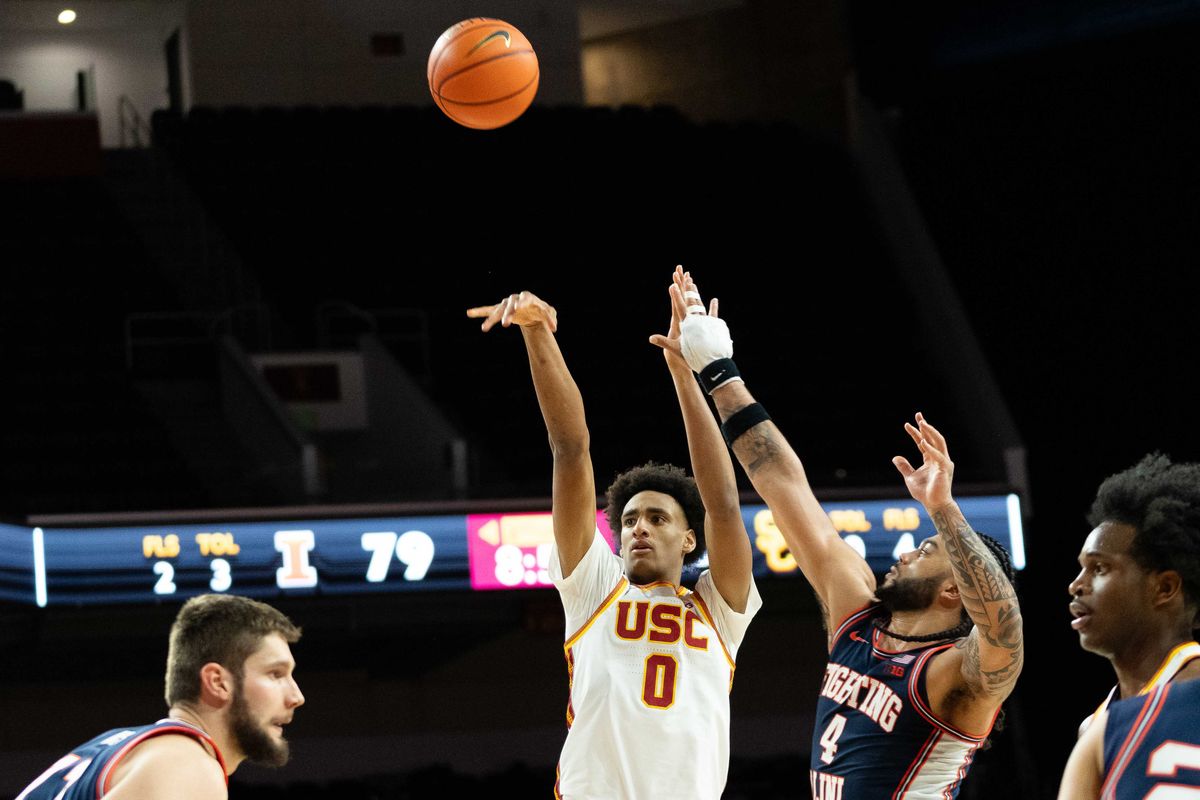USC guard Alijah Arenas (0) shoots the ball during a Big 10 basketball game against Illinois, on Wednesday,February 18th, 2026 in Los Angeles, California