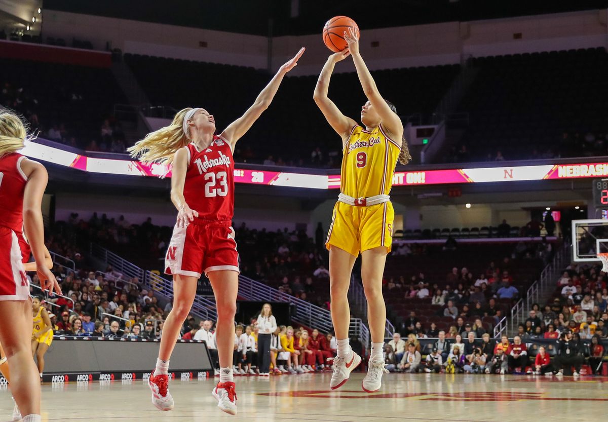 USC G (9) Kayleigh Heckel goes up for a jump shot against the Nebraska Cornhuskers on January 1, 2025 at the Galen Center in Los Angeles, CA.