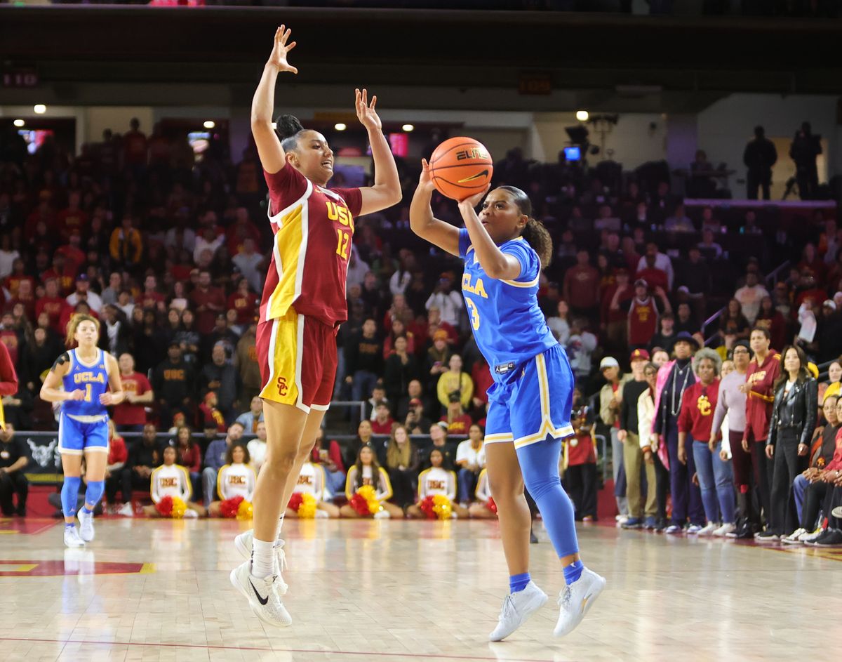 UCLA G (3) Londynn Jones attempts a jump shot against USC on February 13, 2025 at the Galen Center in Los Angeles, CA. UCLA G (3) Londynn Jones attempts a jump shot against USC on February 13, 2025 at the Galen Center in Los Angeles, CA.