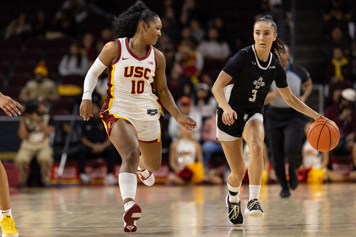 USC Guard Malia Samuels (10) defends during a Big Ten basketball game against the New Mexico, Tuesday November 4, 2025 in Los Angeles, Calif.