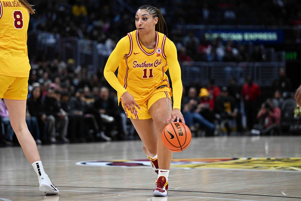 USC guard Kennedy Smith (11) drives to the basket during an NCAA basketball game against the South Carolina Gamecocks, Saturday November 15th, 2025 in Los Angeles, Calif.