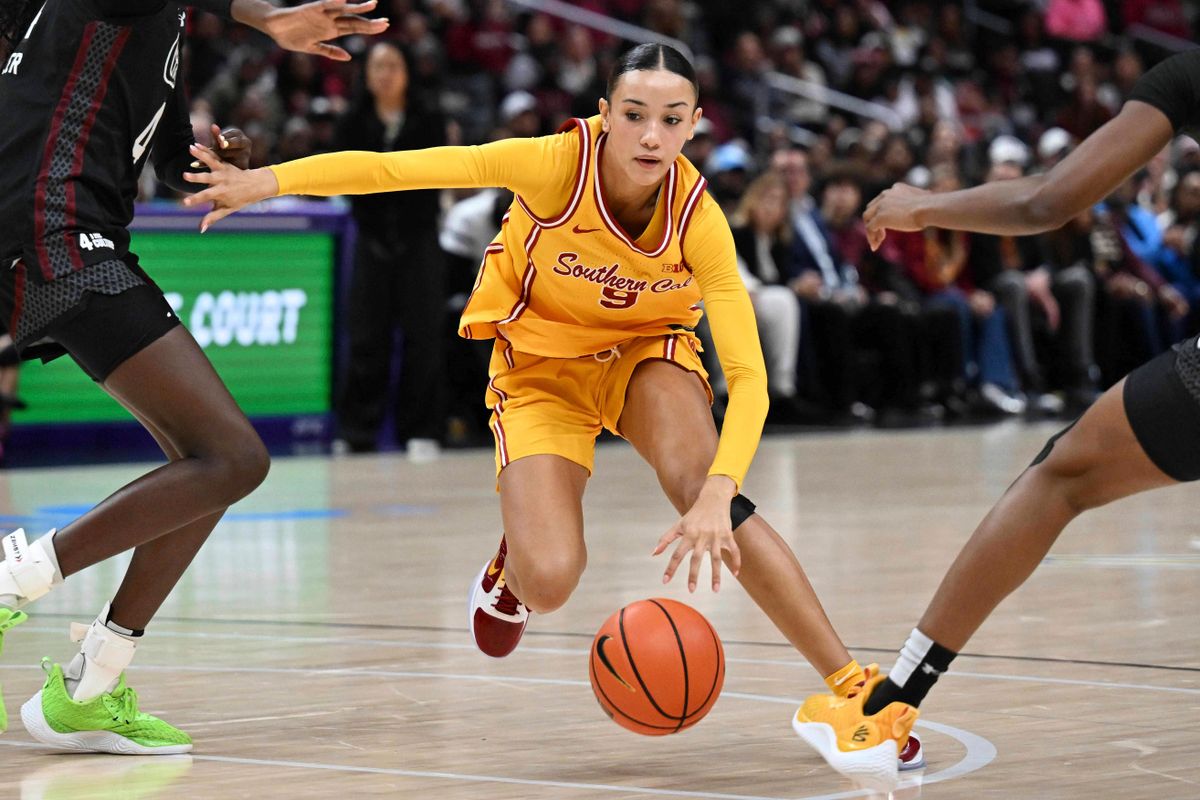 USC guard Jazzy Davidson (9) drives to the basket during an NCAA basketball game against the South Carolina Gamecocks, Saturday November 15th, 2025 in Los Angeles, Calif.