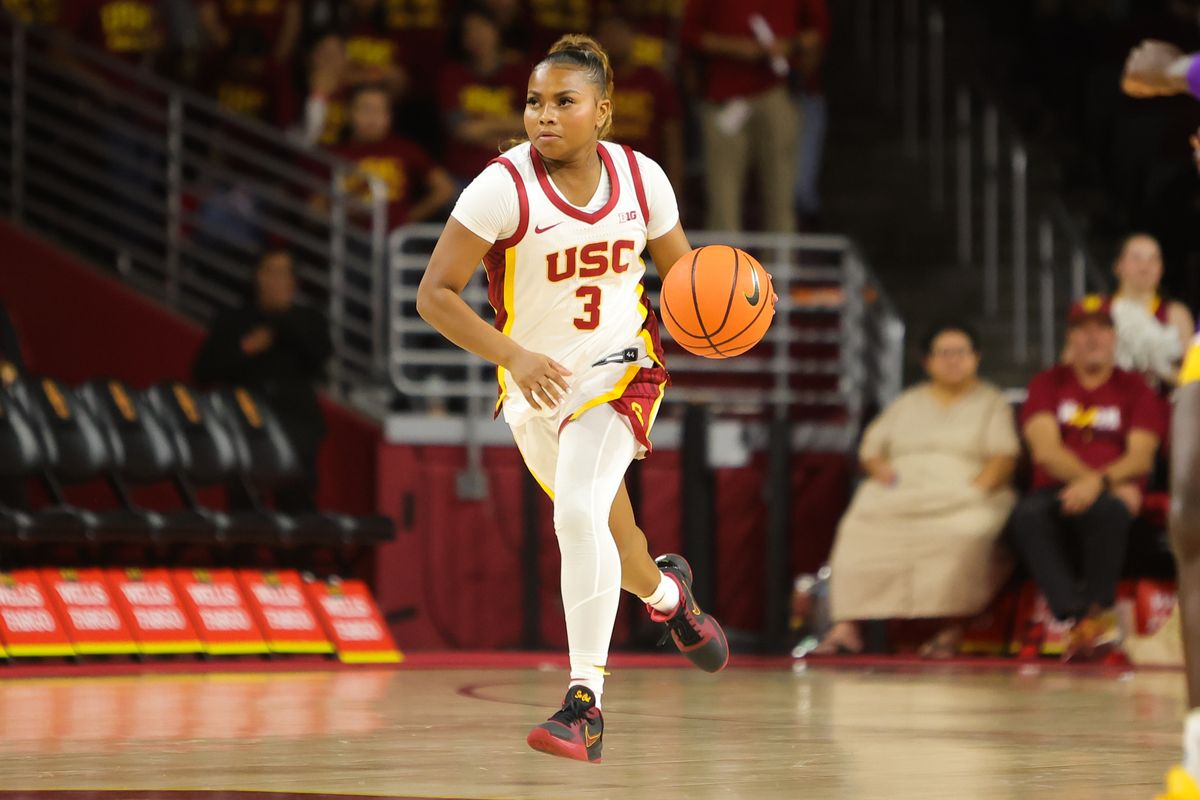 #3 G Londynn Jones of USC dribbles the ball up court during an NCAA basketball game against Tennessee Tech on November 25, 2025 in Los Angeles, CA.