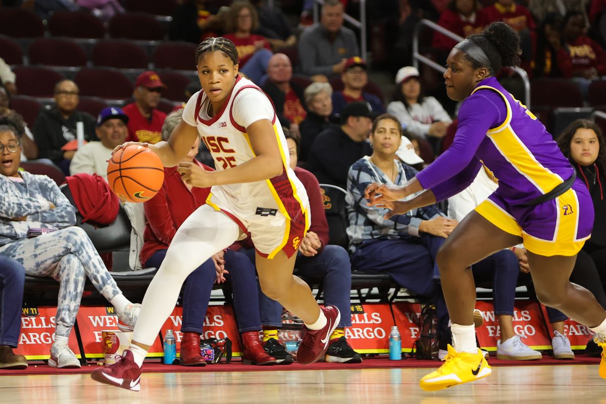 #25 G Kara Dunn of USC drives the lane during an NCAA basketball game against Tennessee Tech on November 25, 2025 in Los Angeles, CA.