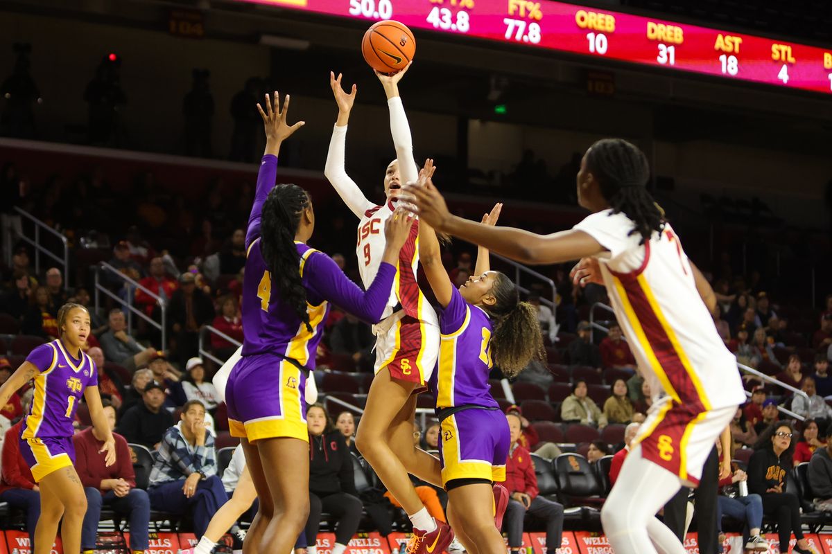 #9 G Jazzy Davidson of USC shoots a jump shot during an NCAA basketball game against Tennessee Tech on November 25, 2025 in Los Angeles, CA.