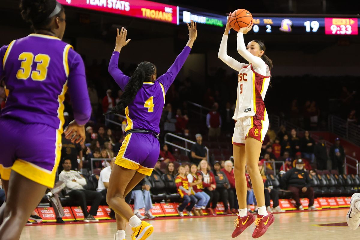 #9 G Jazzy Davidson of USC shoots a jump shot during an NCAA basketball game against Tennessee Tech on November 25, 2025 in Los Angeles, CA.