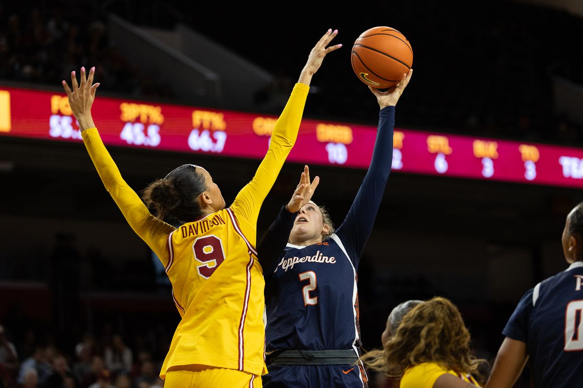USC guard Jazzy Davidson (9) blocks the ball during a Big Ten college basketball game against the Pepperdine Waves, Friday November 28, 2025 in Los Angeles.