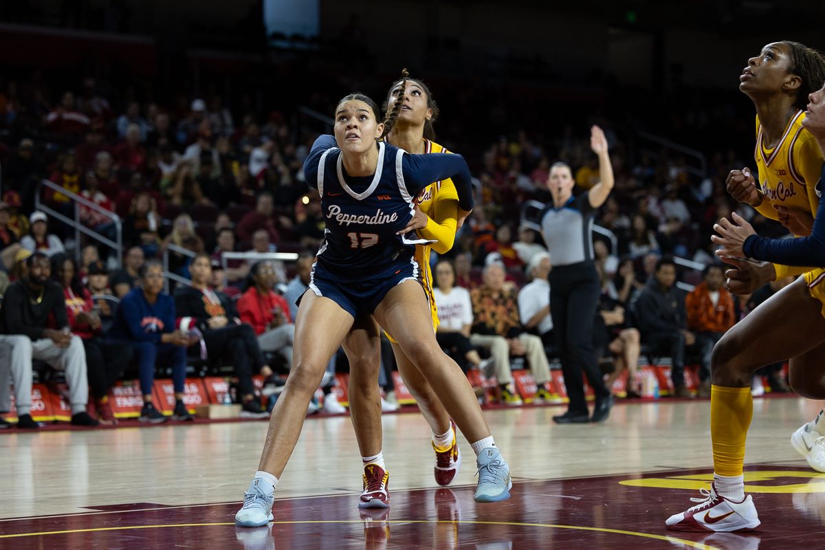 USC guard Kennedy Smith (11) positions herself during a Big Ten college basketball game against the Pepperdine Waves, Friday November 28, 2025 in Los Angeles.