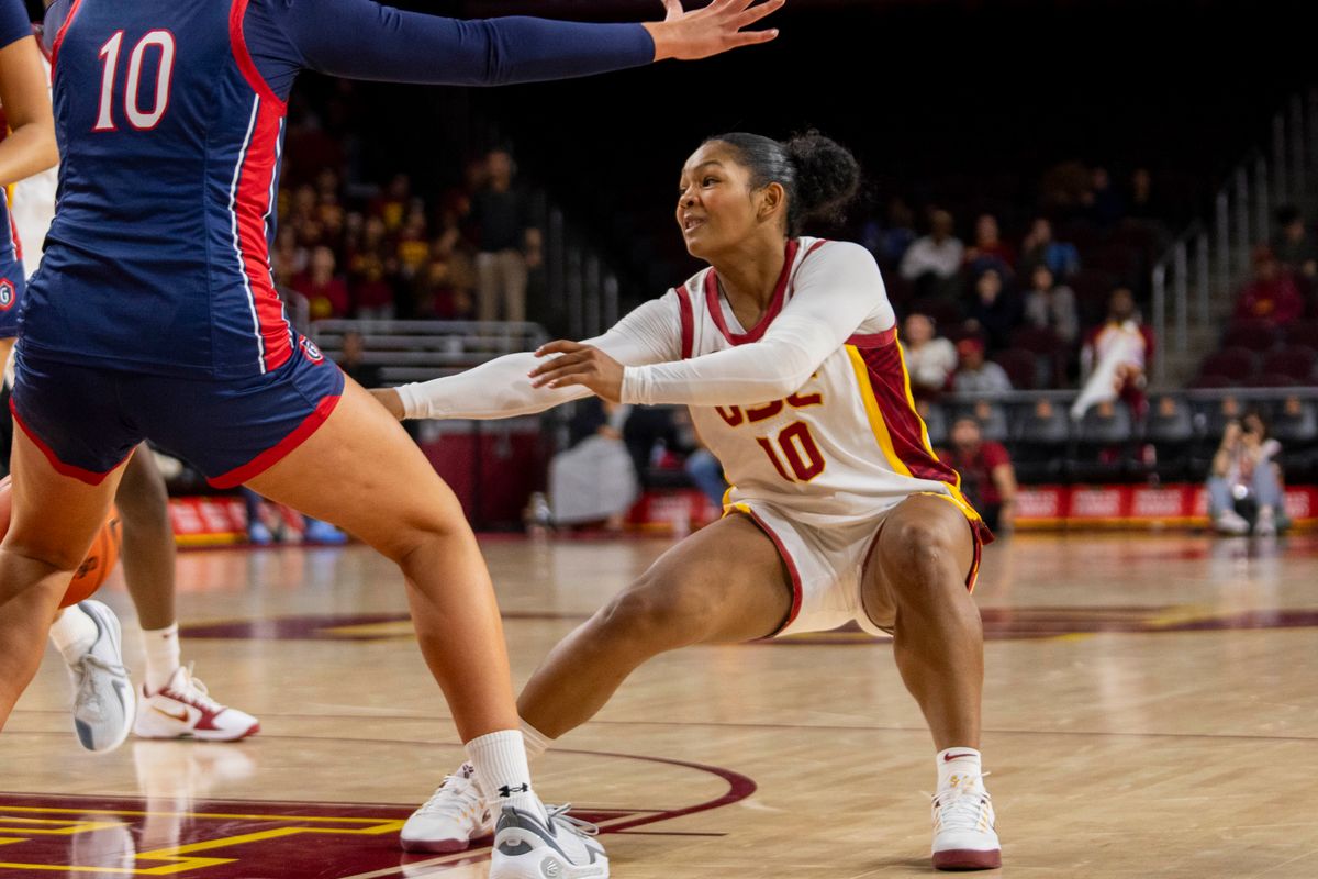 USC guard Malia Samuels (10) finds the open teammate during an NCAA basketball game against St. Mary’s, Tuesday December 2nd, 2025 in Los Angeles, California. 