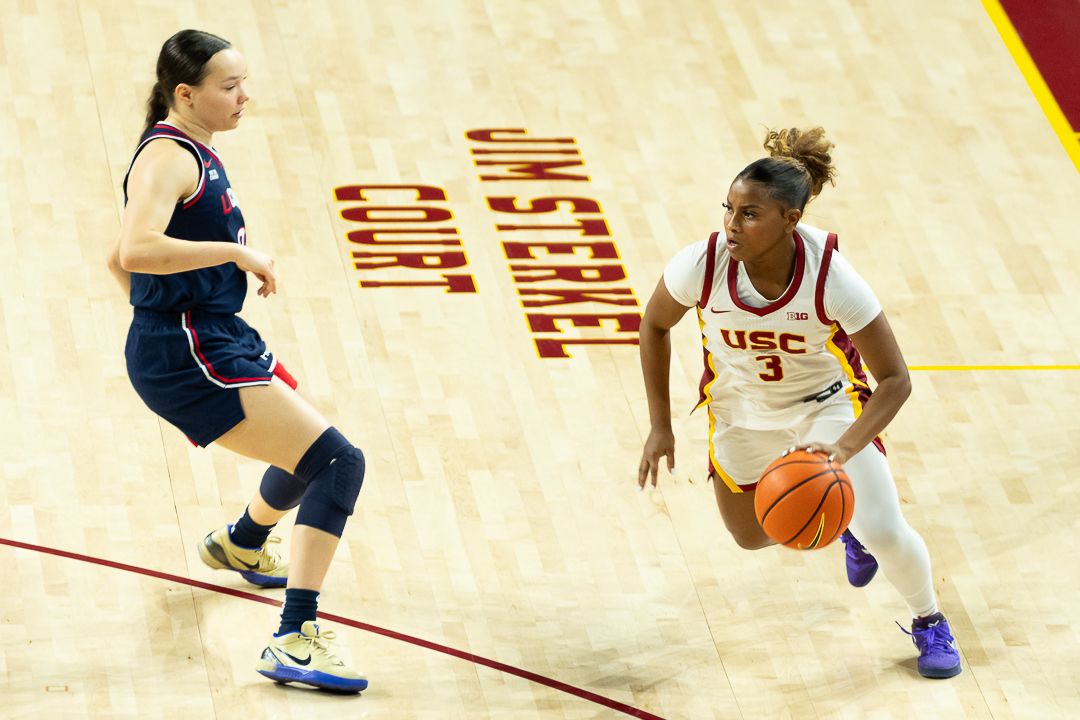 USC guard Londynn Jones (3) setting up the offense during a Big 10 basketball game against the University of Connecticut, Saturday, December 13th, 2025 in Los Angeles, California