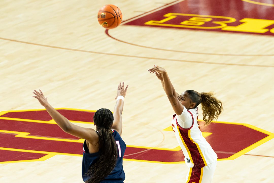 USC guard Londynn Jones (3) shoots the ball during a Big 10 basketball game against the University of Connecticut, Saturday, December 13th, 2025 in Los Angeles, California