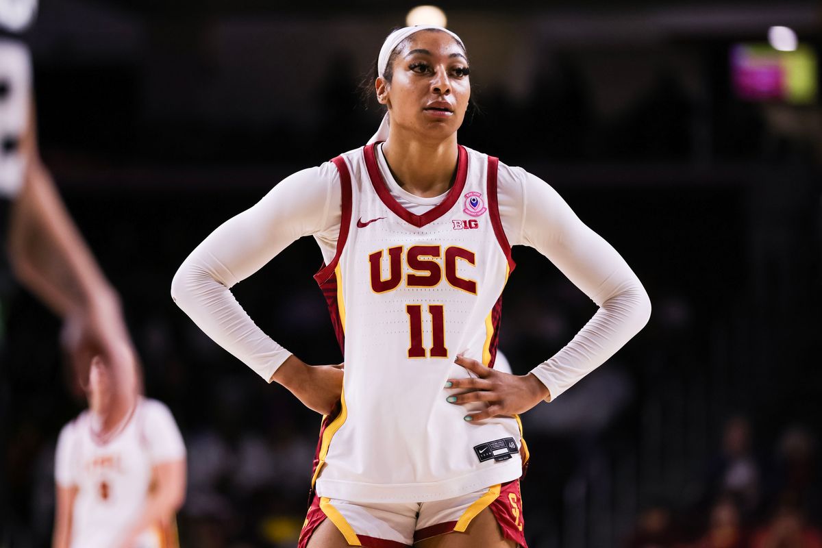 USC Trojans guard Kennedy Smith (11) looks off during the women's college basketball game against the Cal Poly Mustangs, Thursday December 18th, 2025 at Galen Center in Los Angeles, Calif.