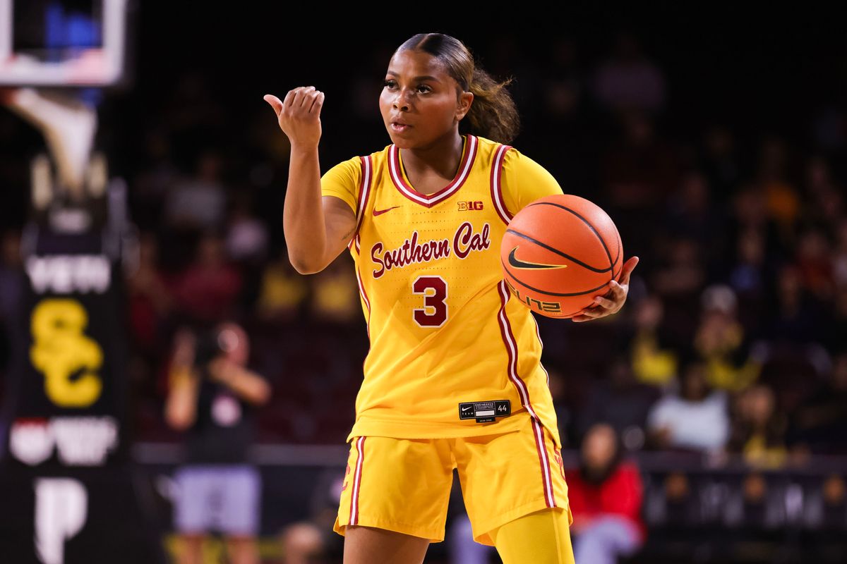 USC Trojans guard Londynn Jones (3) with the ball during the women's college basketball game against the Maryland Terrapins, Thursday January 15th, 2026 at Galen Center in Los Angeles, Calif.