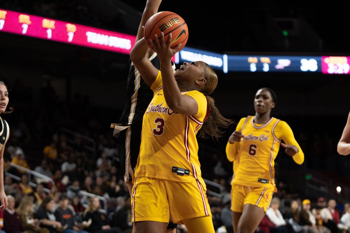 USC Trojans Guard Londynn Jones (3) jumps into her defender on her way to the rim during a women's college basketball game against the Purdue Boilermakers, Sunday January 18th, 2026 at Galen Center in Los Angeles, Calif.
