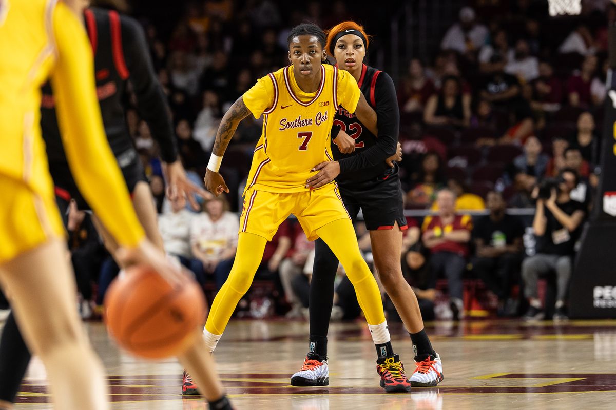 USC forward Yakiya Milton (7) posts up during a Big Ten college basketball game against the Rutgers Scarlet Knights, Sunday February 1, 2026  in Los Angeles.